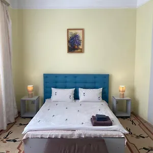 Den On Rynok Square Апартаменты